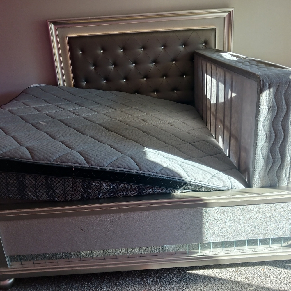 Queen or king bedwith frame 3, 2 single beds with frame, nightstand, air fryer,